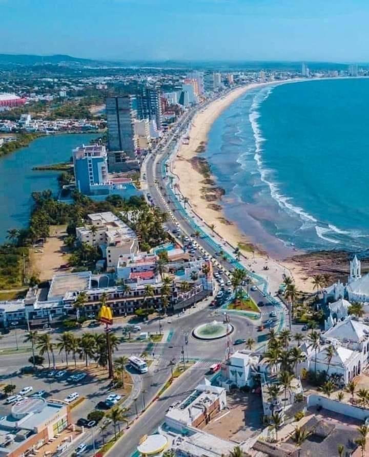 Casa Brisa Y Departamentos! A 3 Min La Playa&Malecon Villa Mazatlan Bagian luar foto